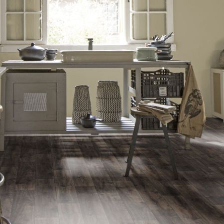 Forbo Modul'up Trafic 33 8229UP3319 Burned Charcoal Rustic Oak | Pose libre